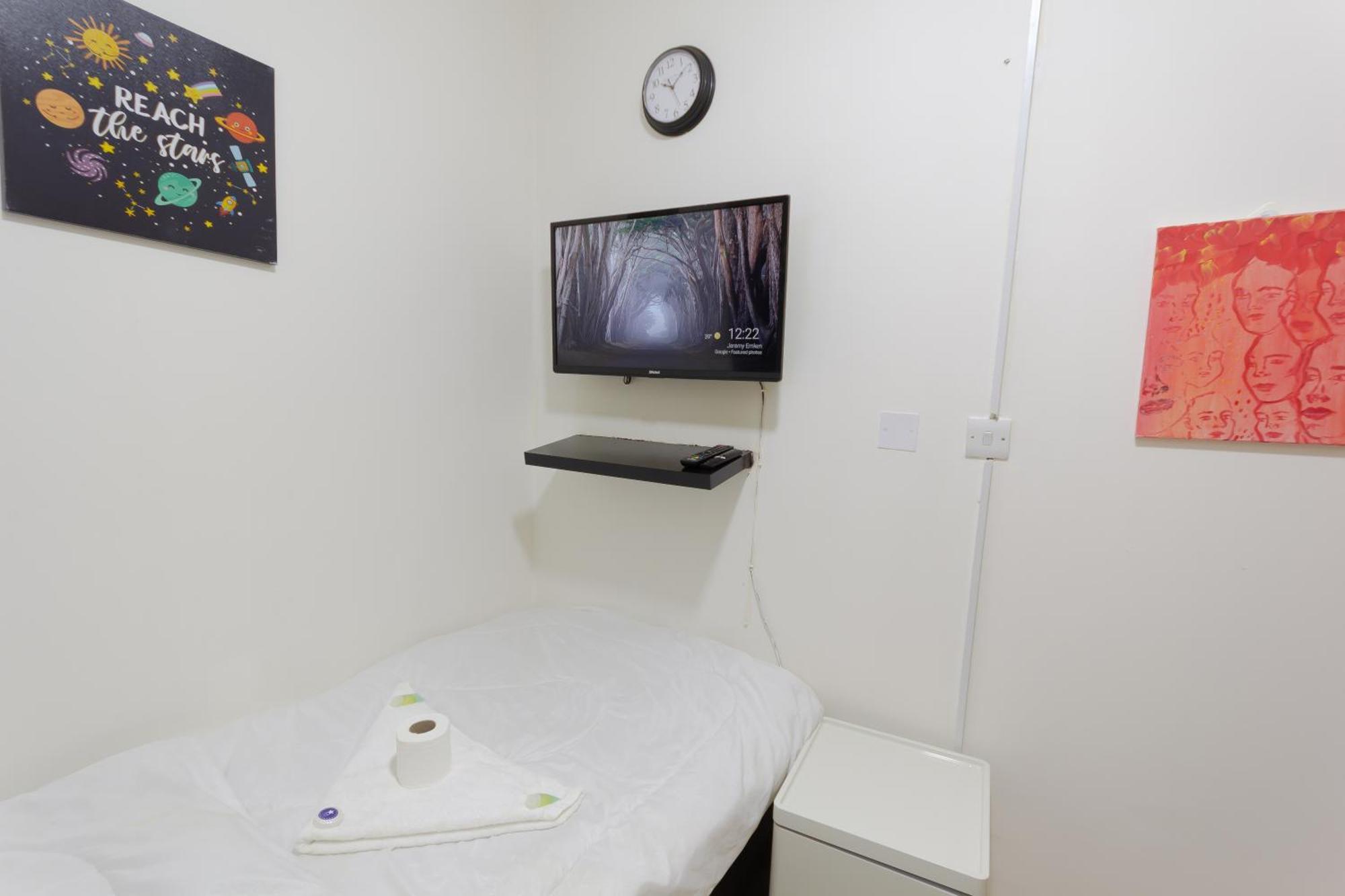 Budget Rooms With Private Bathroom For 'Girls' Only In Dubai, Marina エクステリア 写真