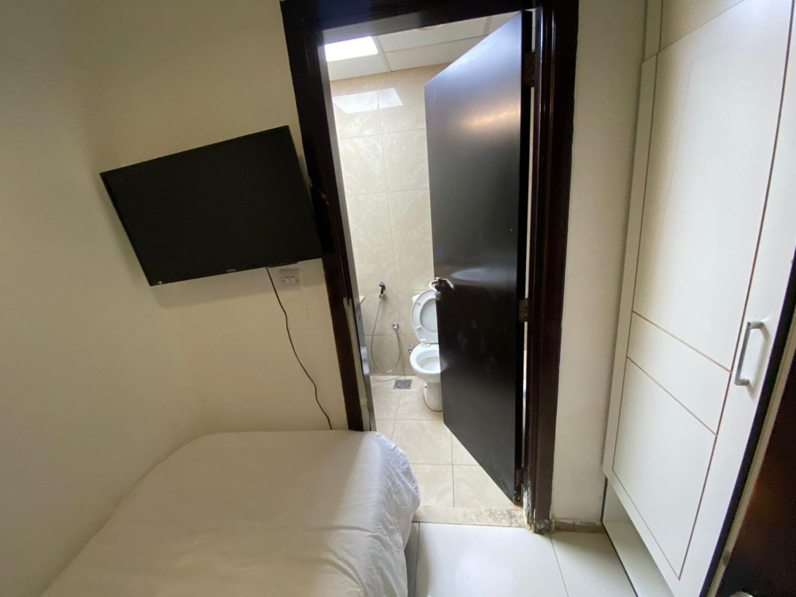 Budget Rooms With Private Bathroom For 'Girls' Only In Dubai, Marina エクステリア 写真