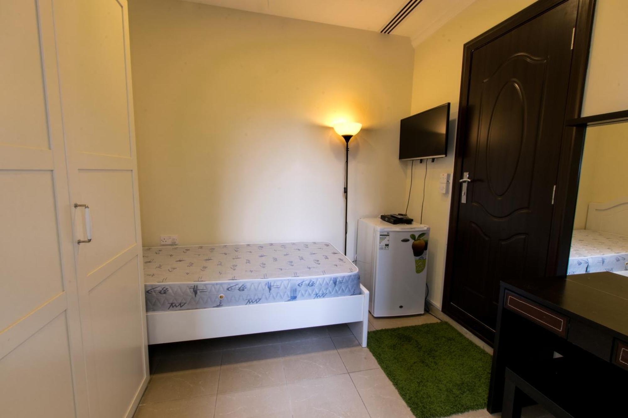 Budget Rooms With Private Bathroom For 'Girls' Only In Dubai, Marina エクステリア 写真