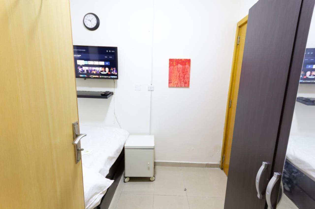 Budget Rooms With Private Bathroom For 'Girls' Only In Dubai, Marina エクステリア 写真