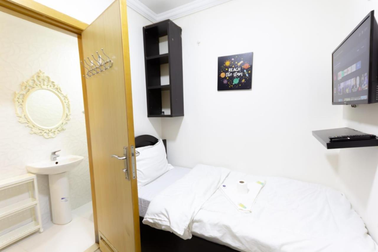 Budget Rooms With Private Bathroom For 'Girls' Only In Dubai, Marina エクステリア 写真