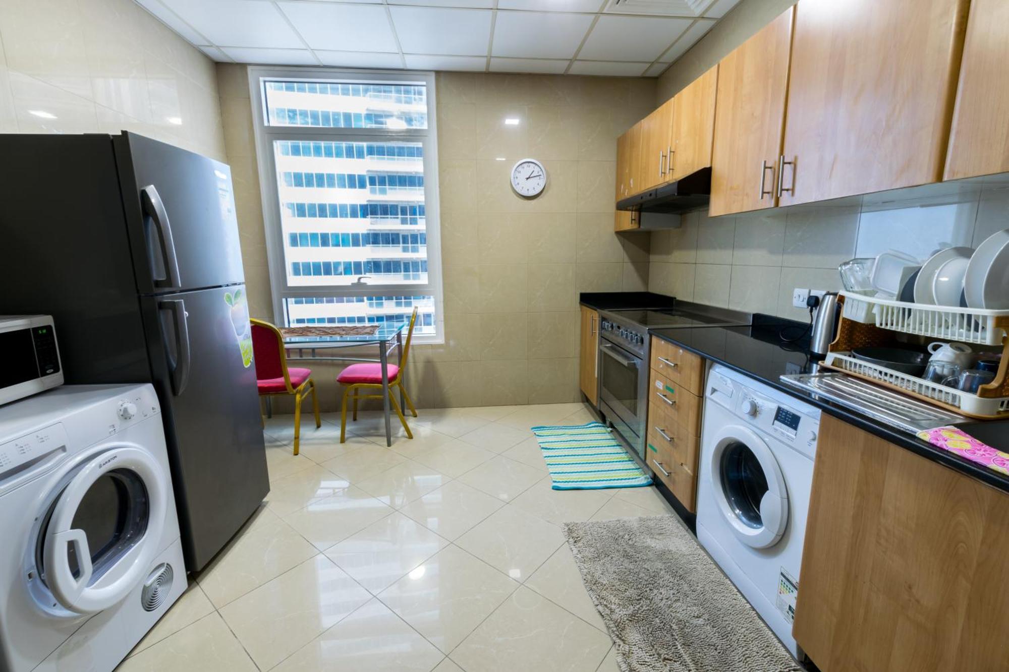 Budget Rooms With Private Bathroom For 'Girls' Only In Dubai, Marina エクステリア 写真